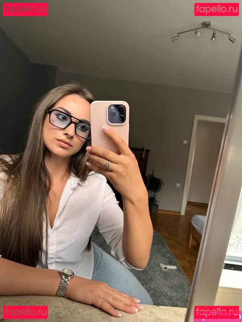 NaughtyCola Onlyfans Photo Gallery 