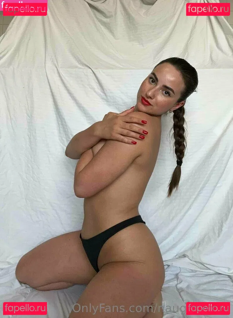 NaughtyCola Onlyfans Photo Gallery 