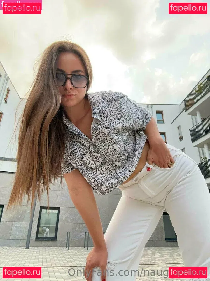 NaughtyCola Onlyfans Photo Gallery 