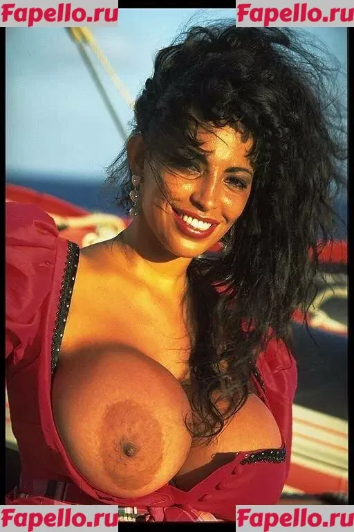 Angelique Dos Santos Onlyfans Photo Gallery 