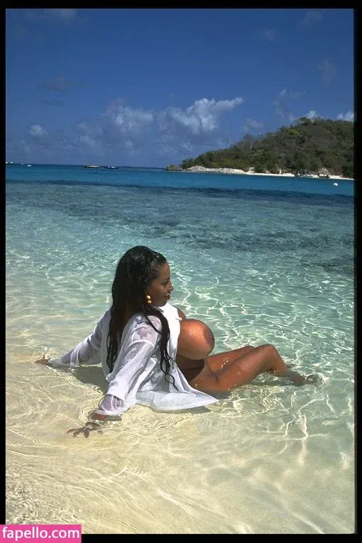 Angelique Dos Santos Onlyfans Photo Gallery 