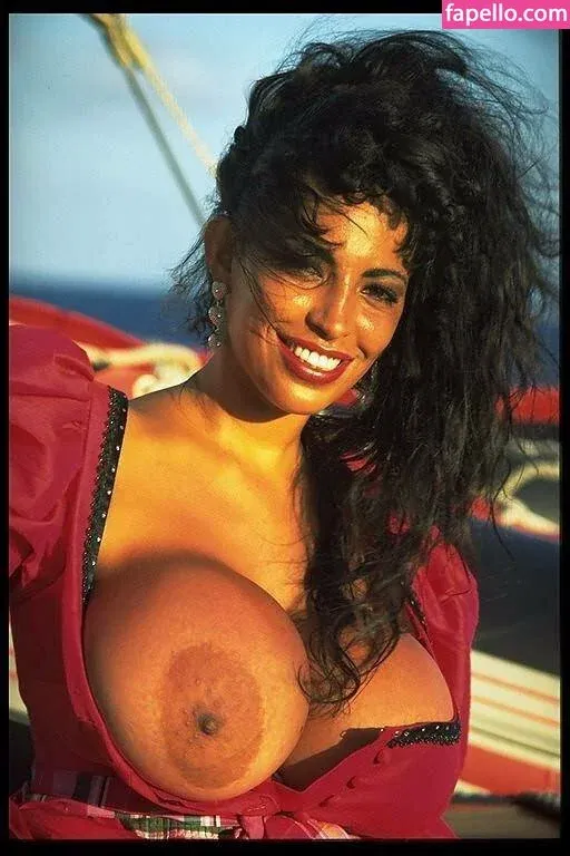 Angelique Dos Santos Onlyfans Photo Gallery 