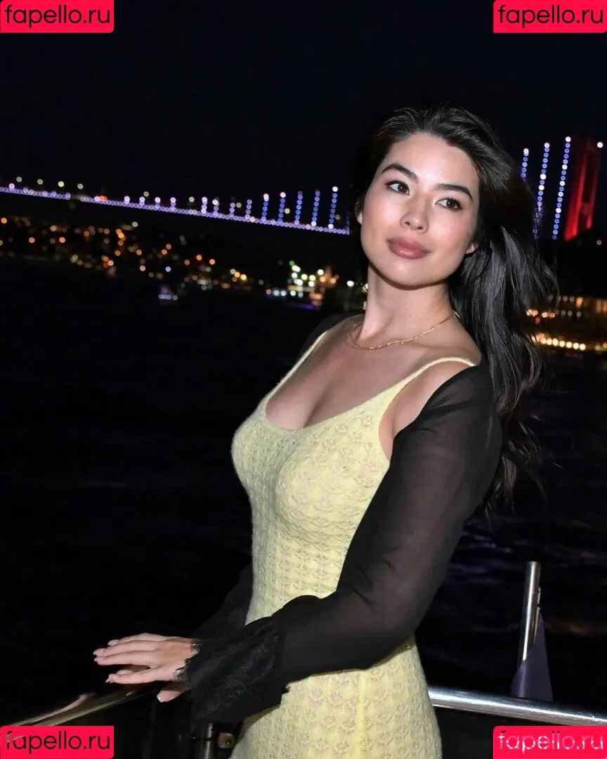 CarolineKwan Onlyfans Photo Gallery 