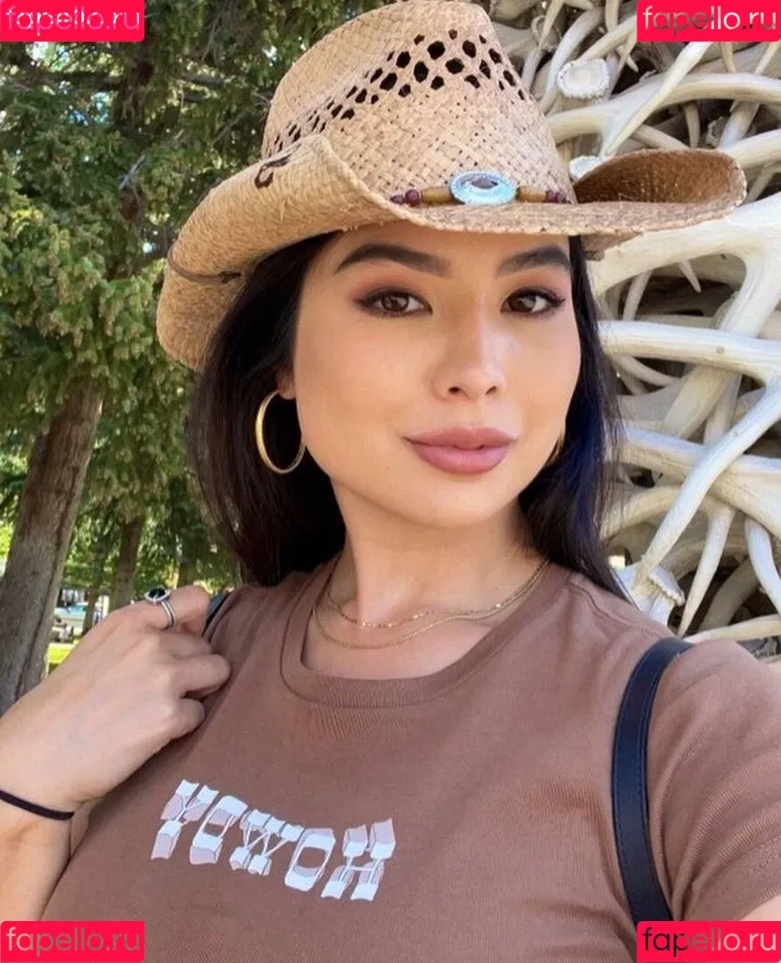 CarolineKwan Onlyfans Photo Gallery 