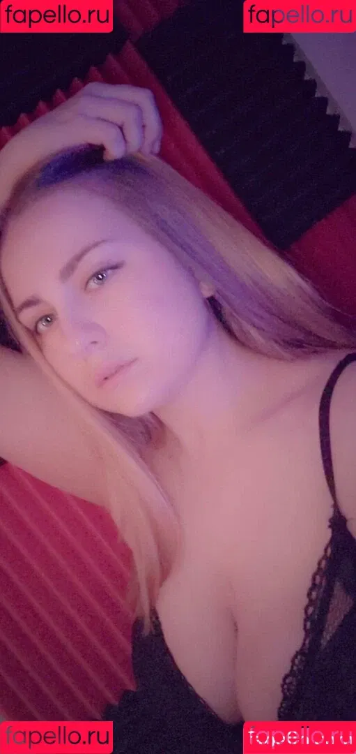 itsambeh Onlyfans Photo Gallery 