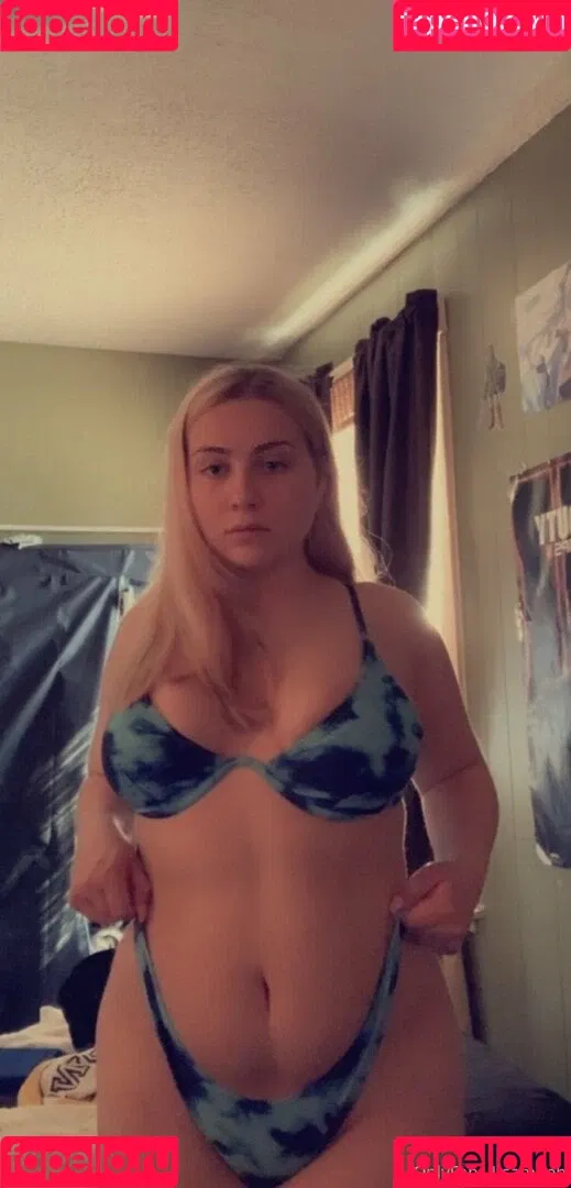 itsambeh Onlyfans Photo Gallery 