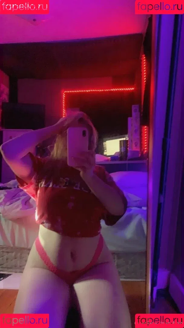 itsambeh Onlyfans Photo Gallery 