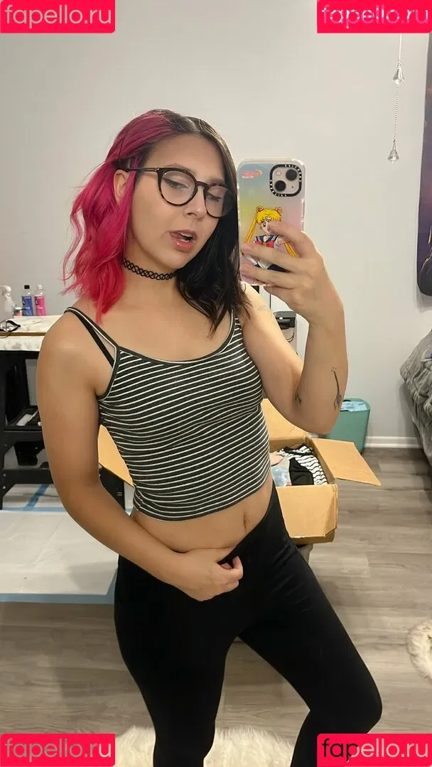Emilyuwu Onlyfans Photo Gallery 