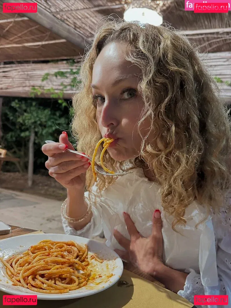 Giada De Laurentiis Onlyfans Photo Gallery 