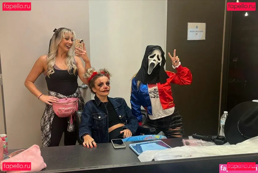 Alisha Edwards Onlyfans Photo Gallery 