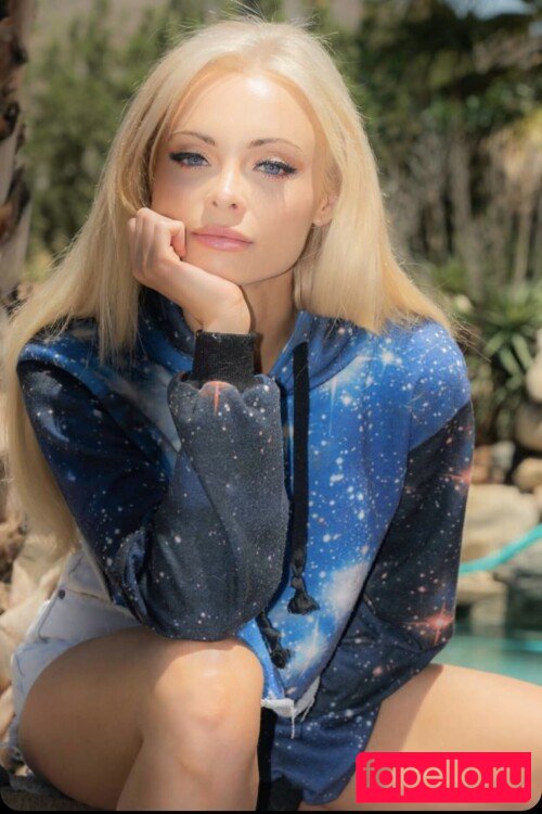 Katja Glieson Nude Onlyfans Photo 10