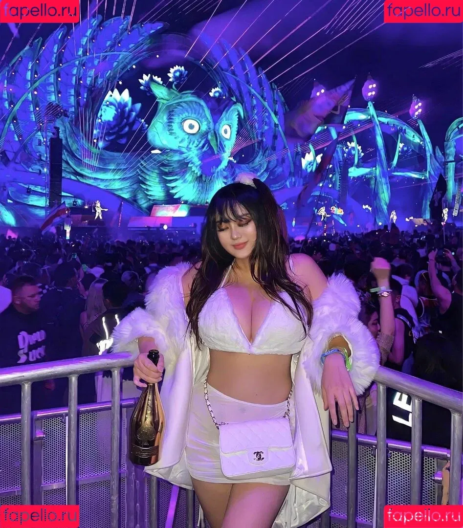 Rebecca Liu Onlyfans Photo Gallery 
