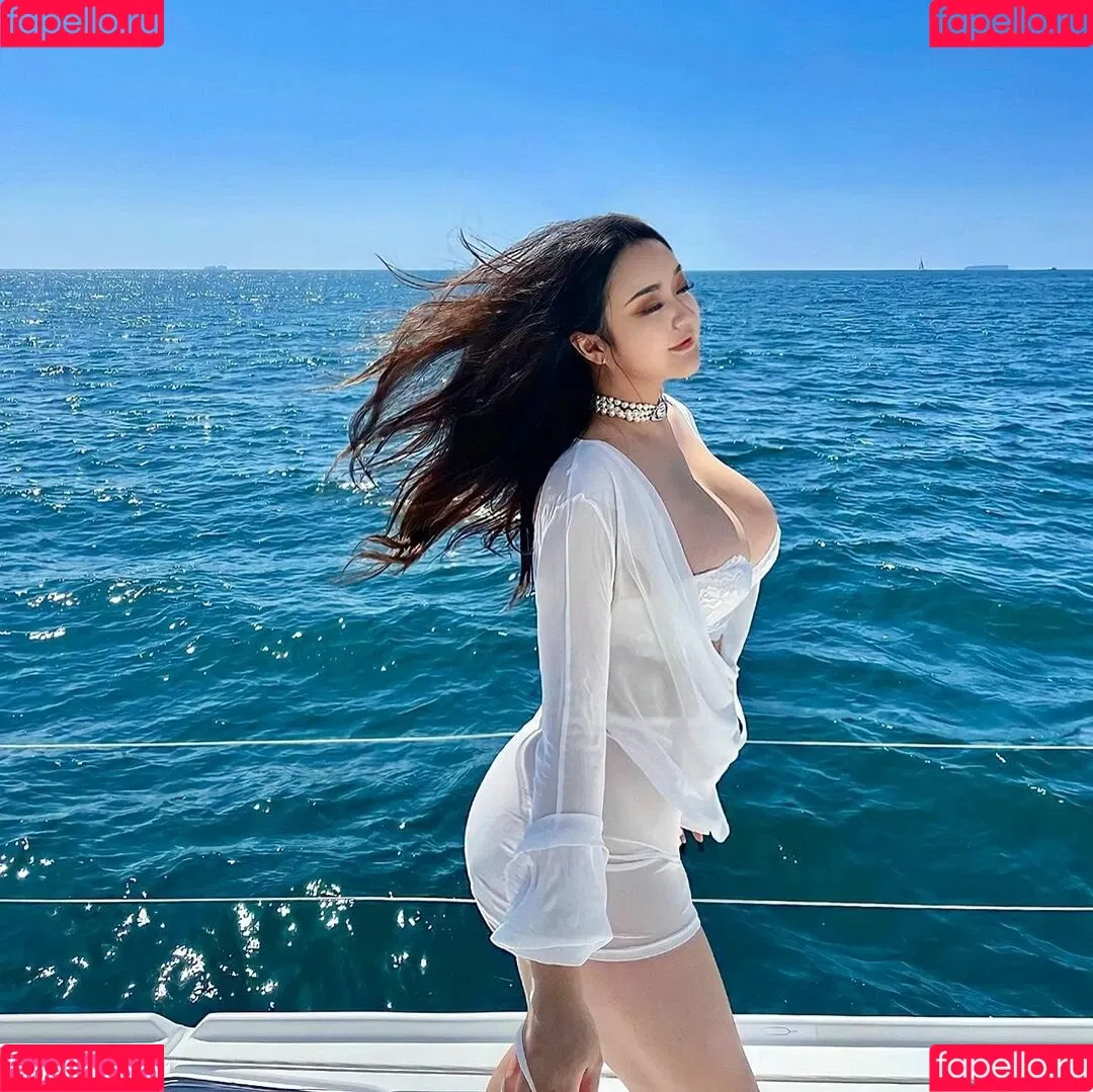 Rebecca Liu Onlyfans Photo Gallery 