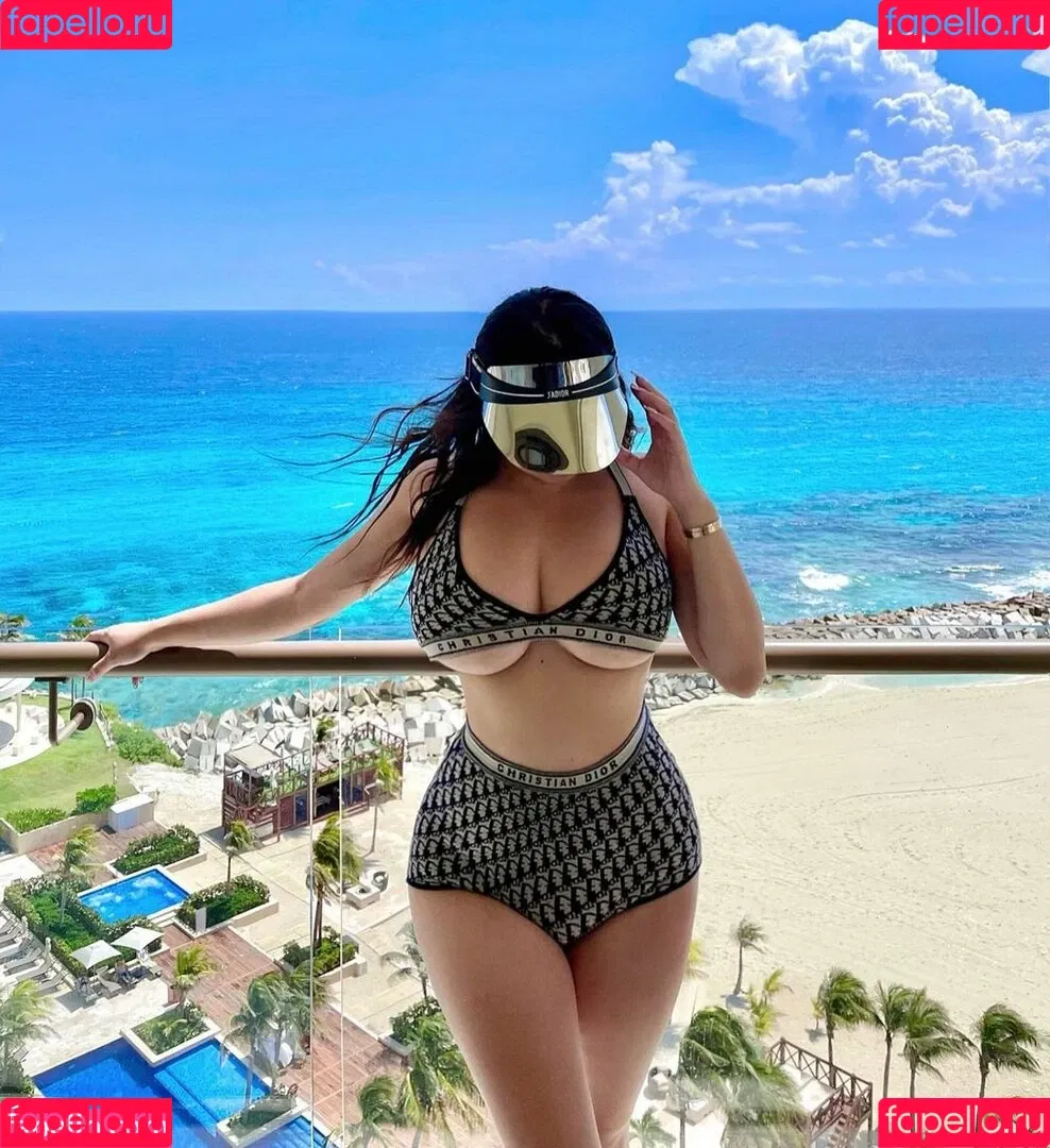 Rebecca Liu Onlyfans Photo Gallery 