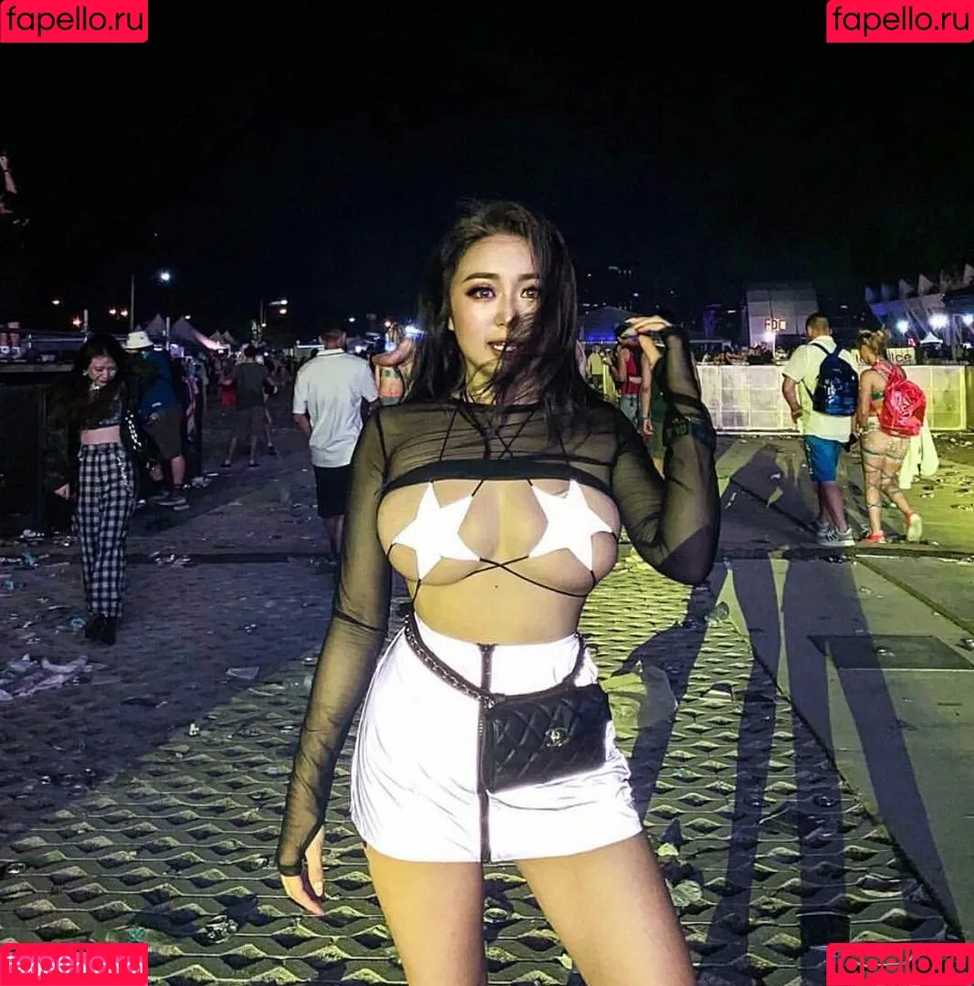 Rebecca Liu Onlyfans Photo Gallery 