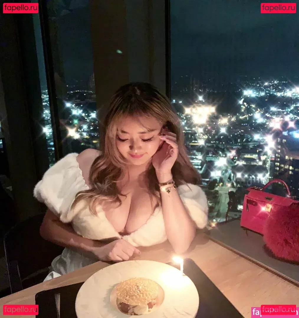 Rebecca Liu Onlyfans Photo Gallery 