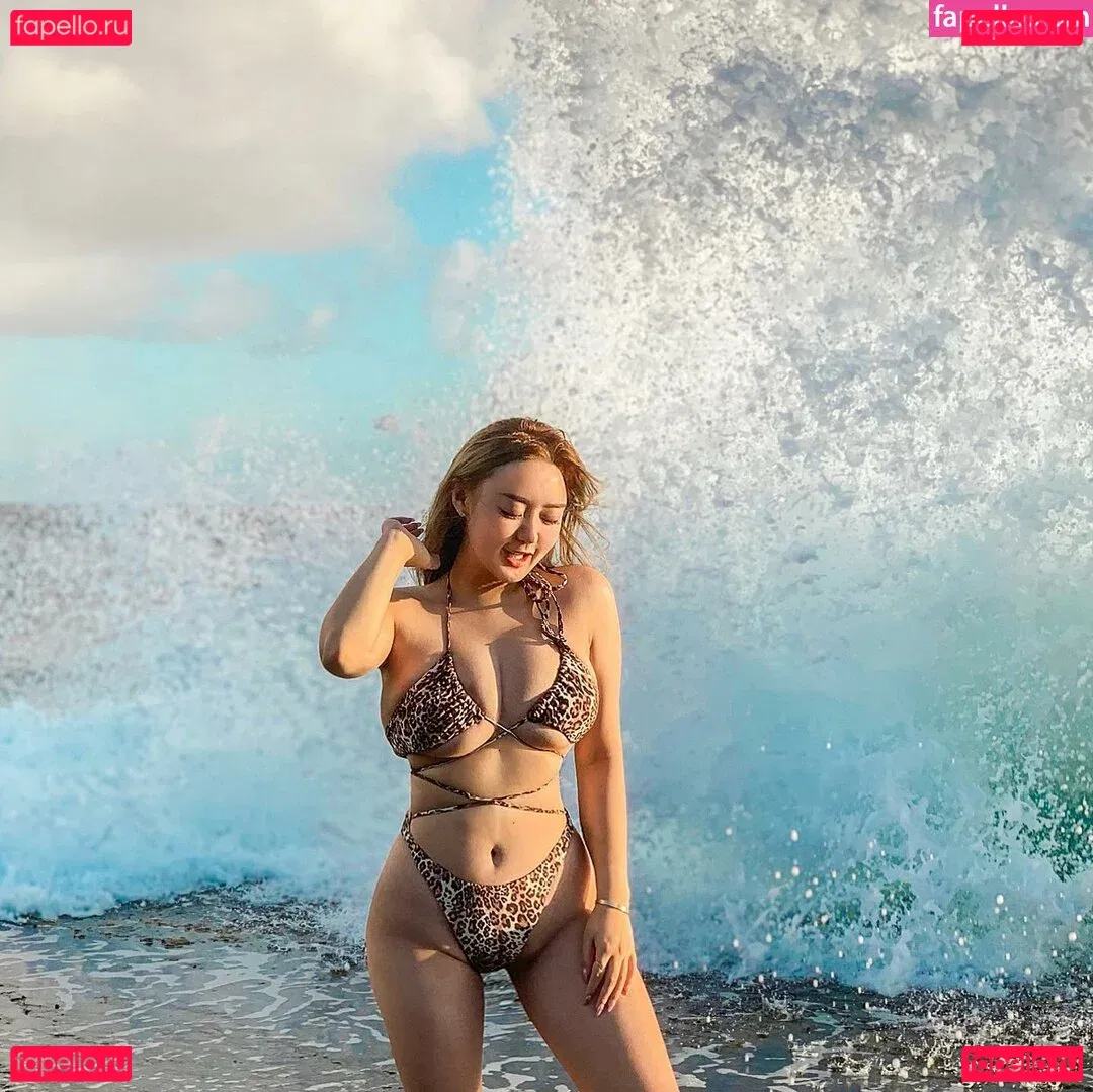 Rebecca Liu Onlyfans Photo Gallery 