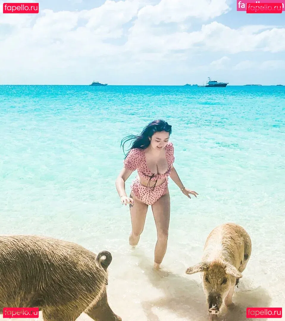 Rebecca Liu Onlyfans Photo Gallery 