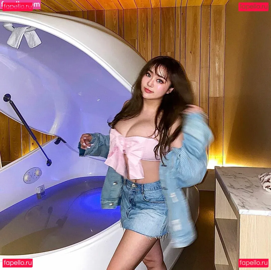 Rebecca Liu Onlyfans Photo Gallery 