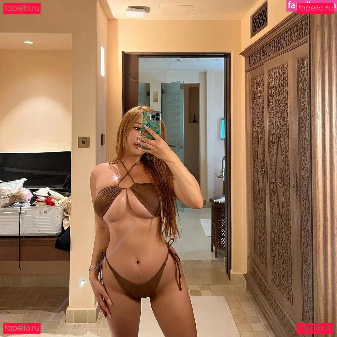 Rebecca Liu Onlyfans Photo Gallery 