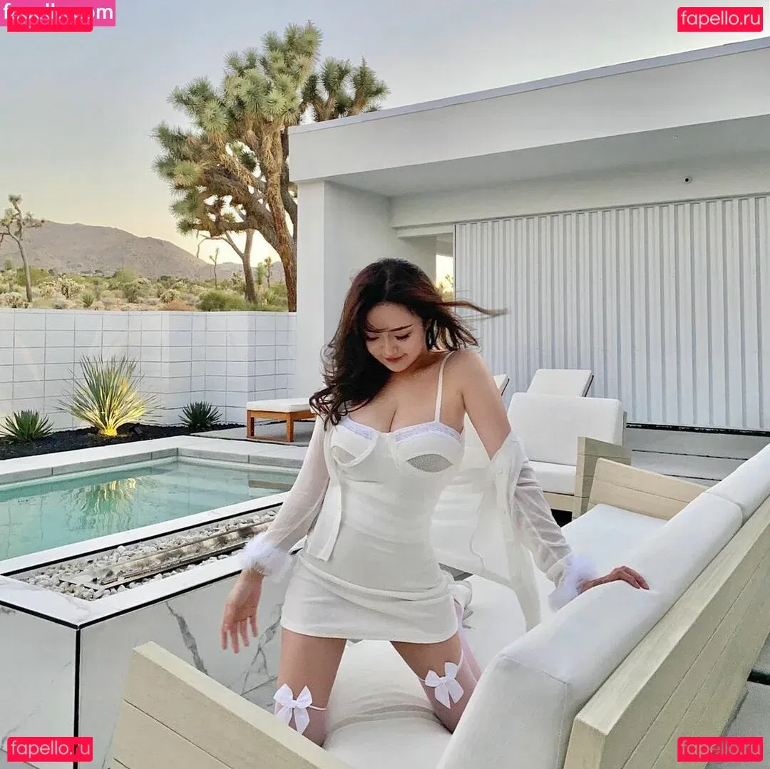 Rebecca Liu Onlyfans Photo Gallery 