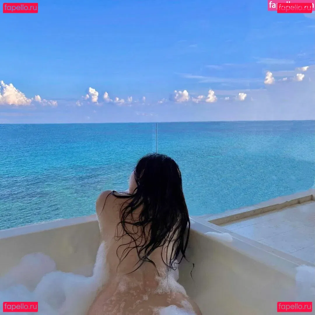 Rebecca Liu Onlyfans Photo Gallery 