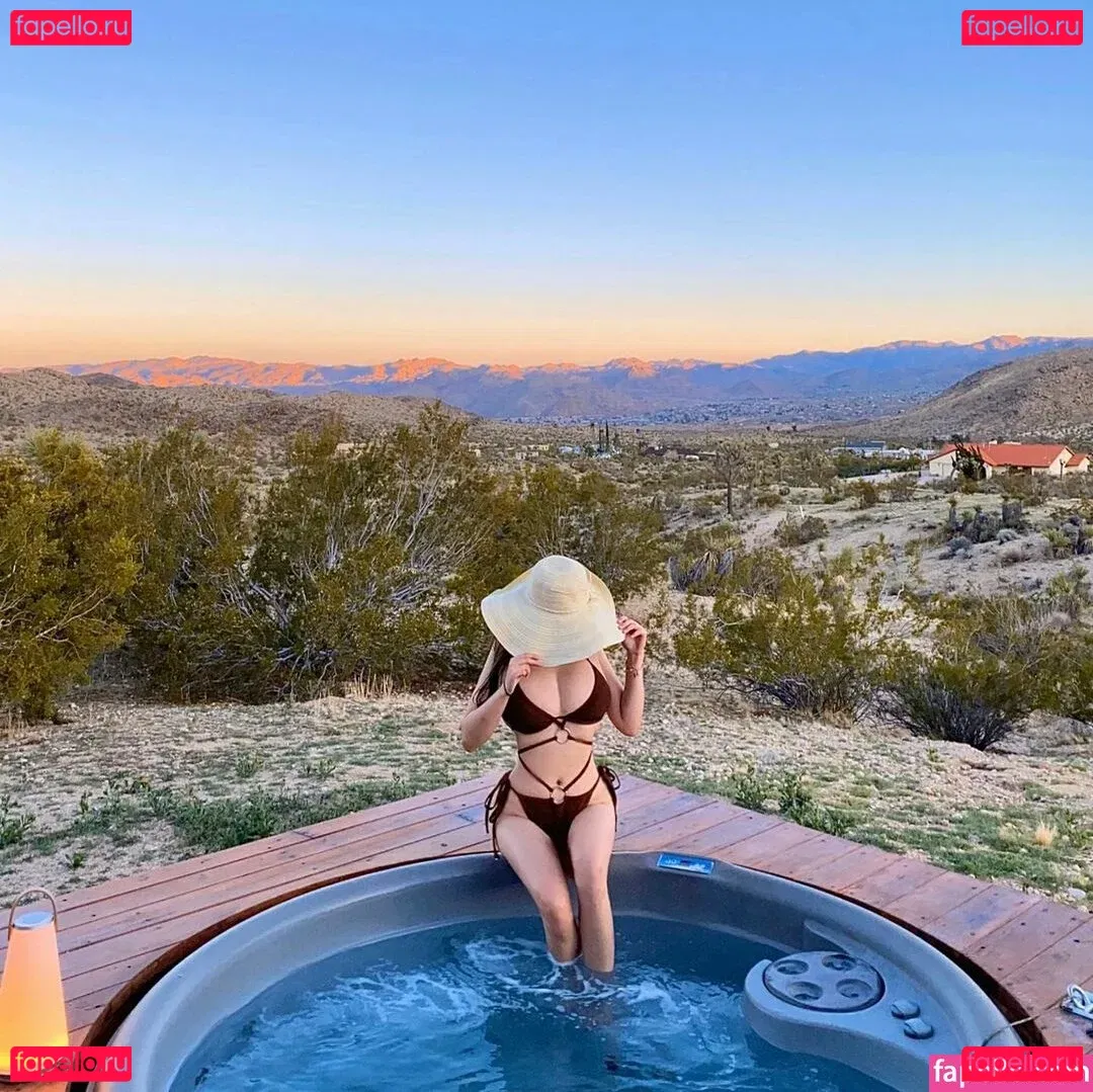 Rebecca Liu Onlyfans Photo Gallery 