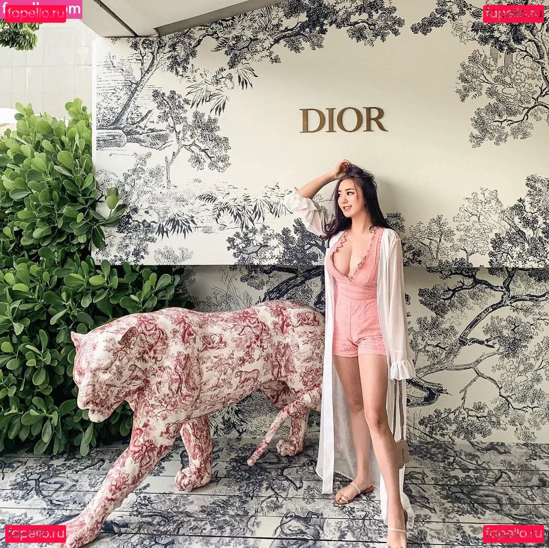 Rebecca Liu Onlyfans Photo Gallery 