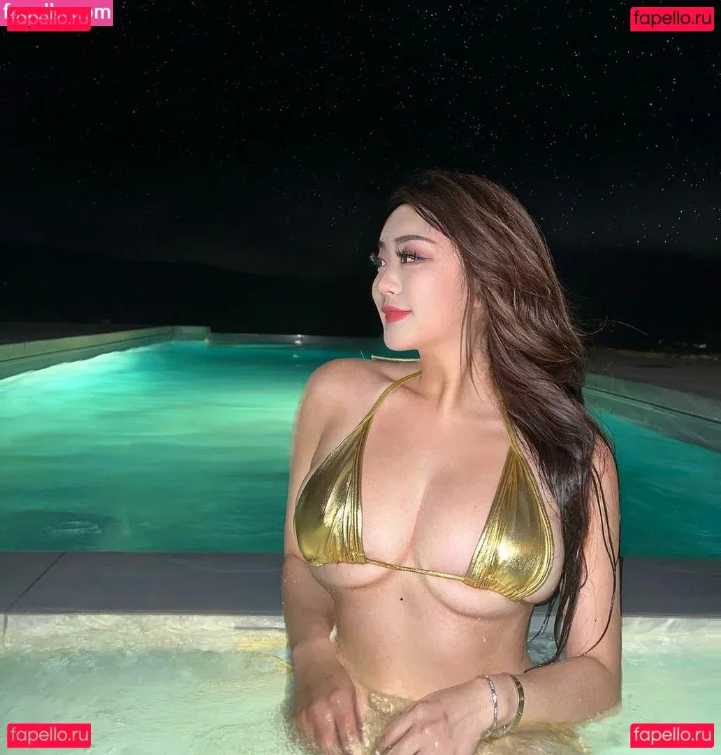 Rebecca Liu Onlyfans Photo Gallery 