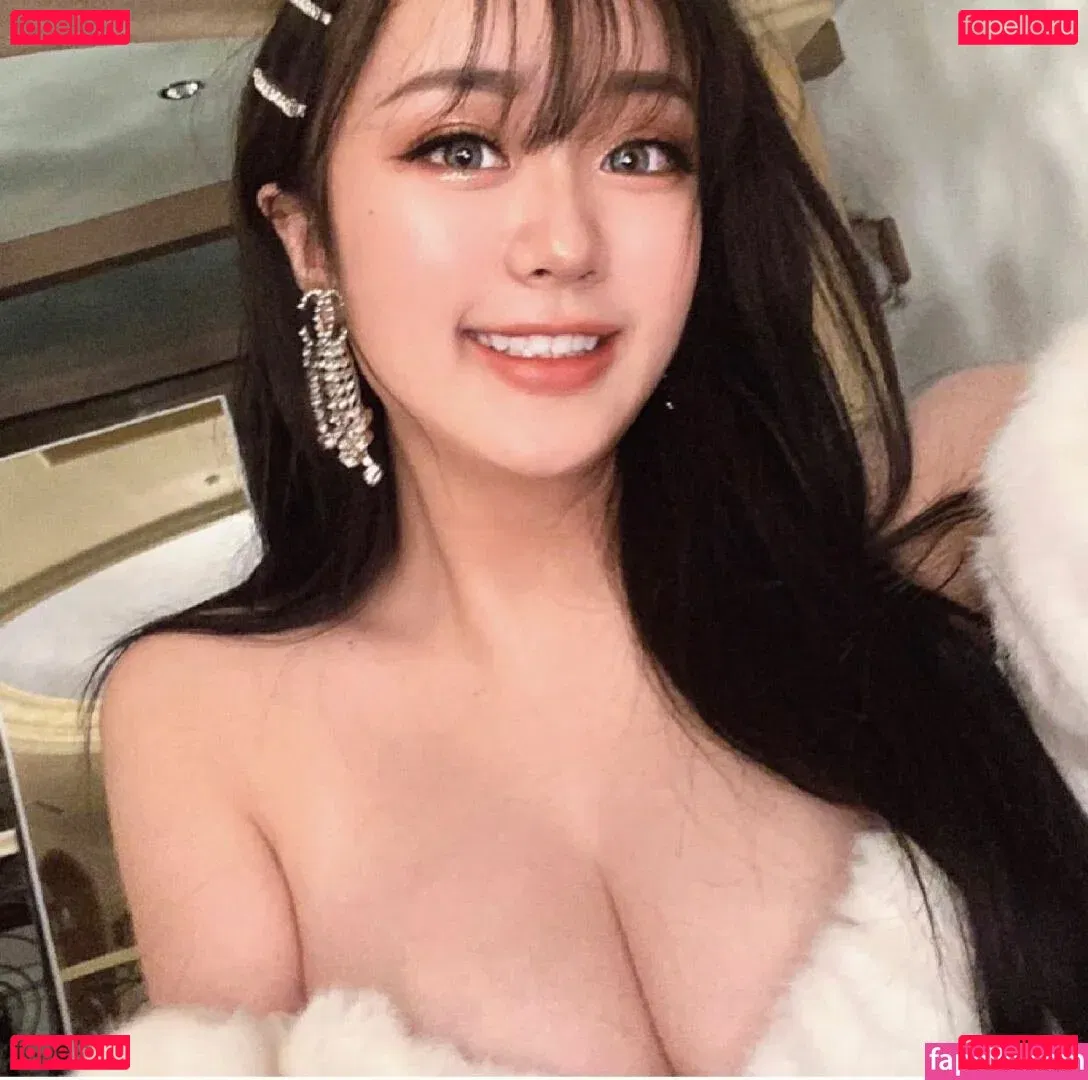 Rebecca Liu Onlyfans Photo Gallery 