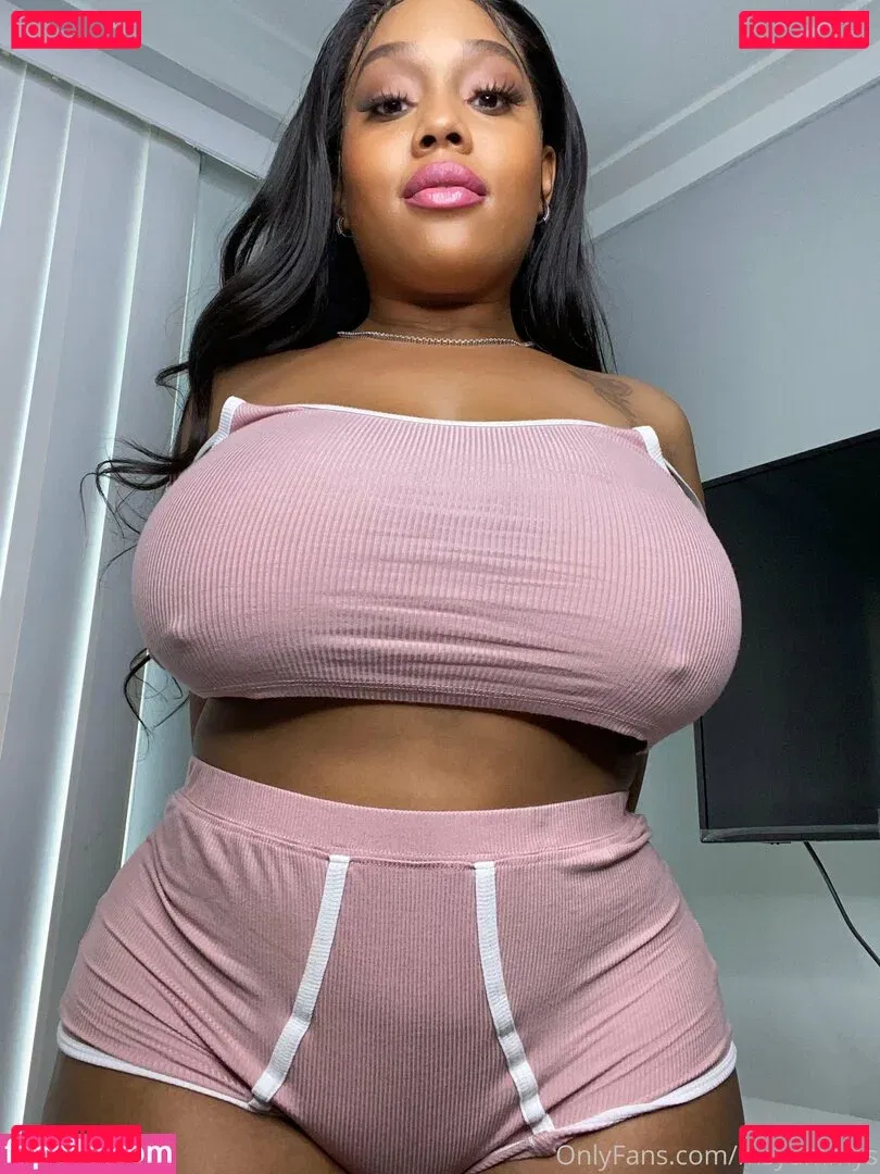 msyummys Onlyfans Photo Gallery 