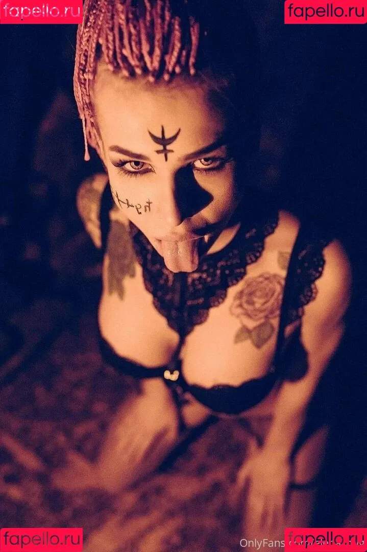 elenahug Onlyfans Photo Gallery 