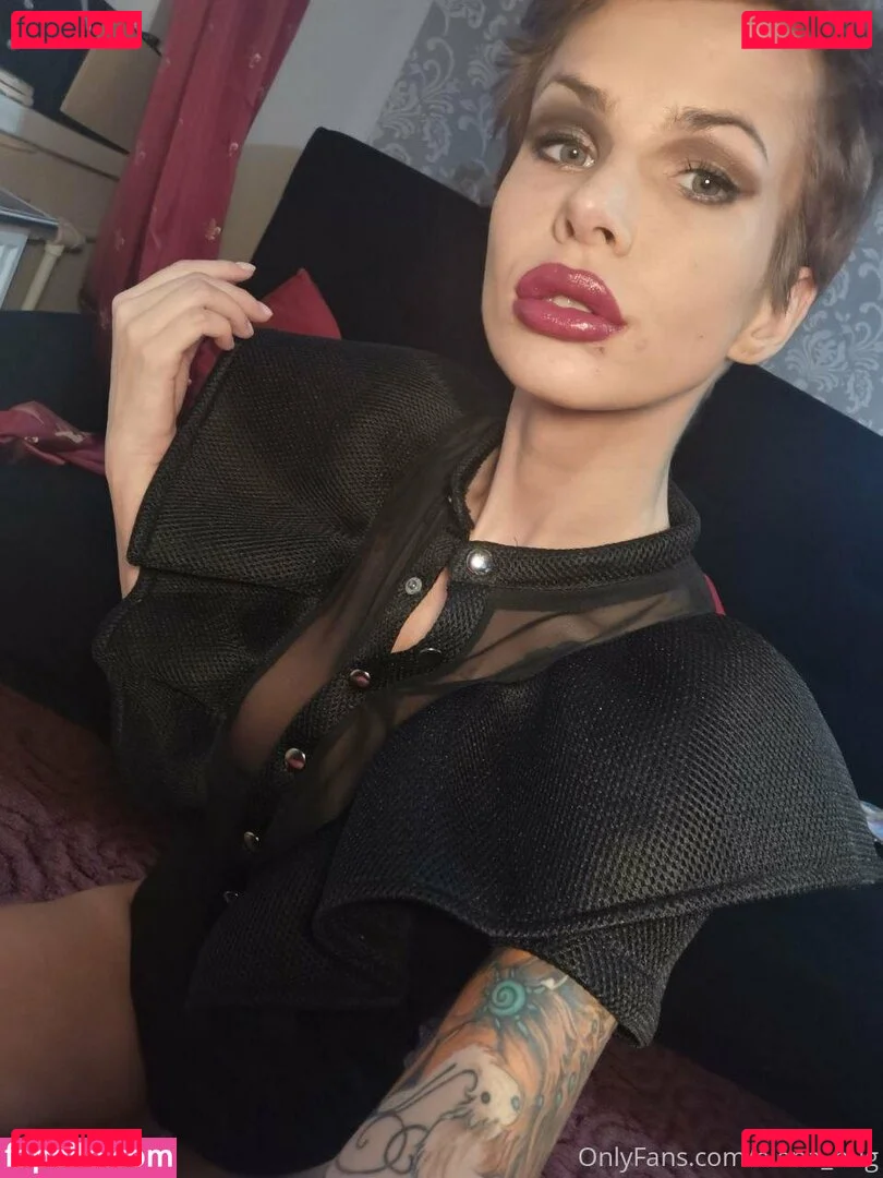 elenahug Onlyfans Photo Gallery 