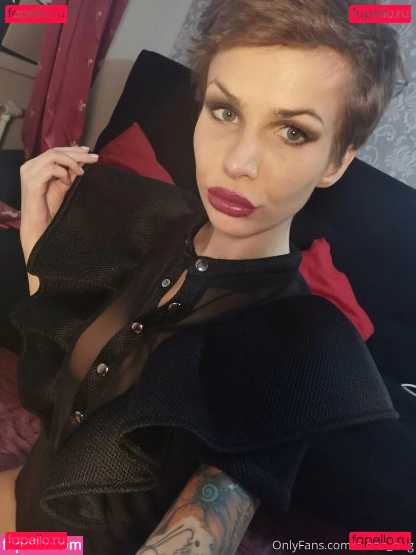 elenahug Onlyfans Photo Gallery 