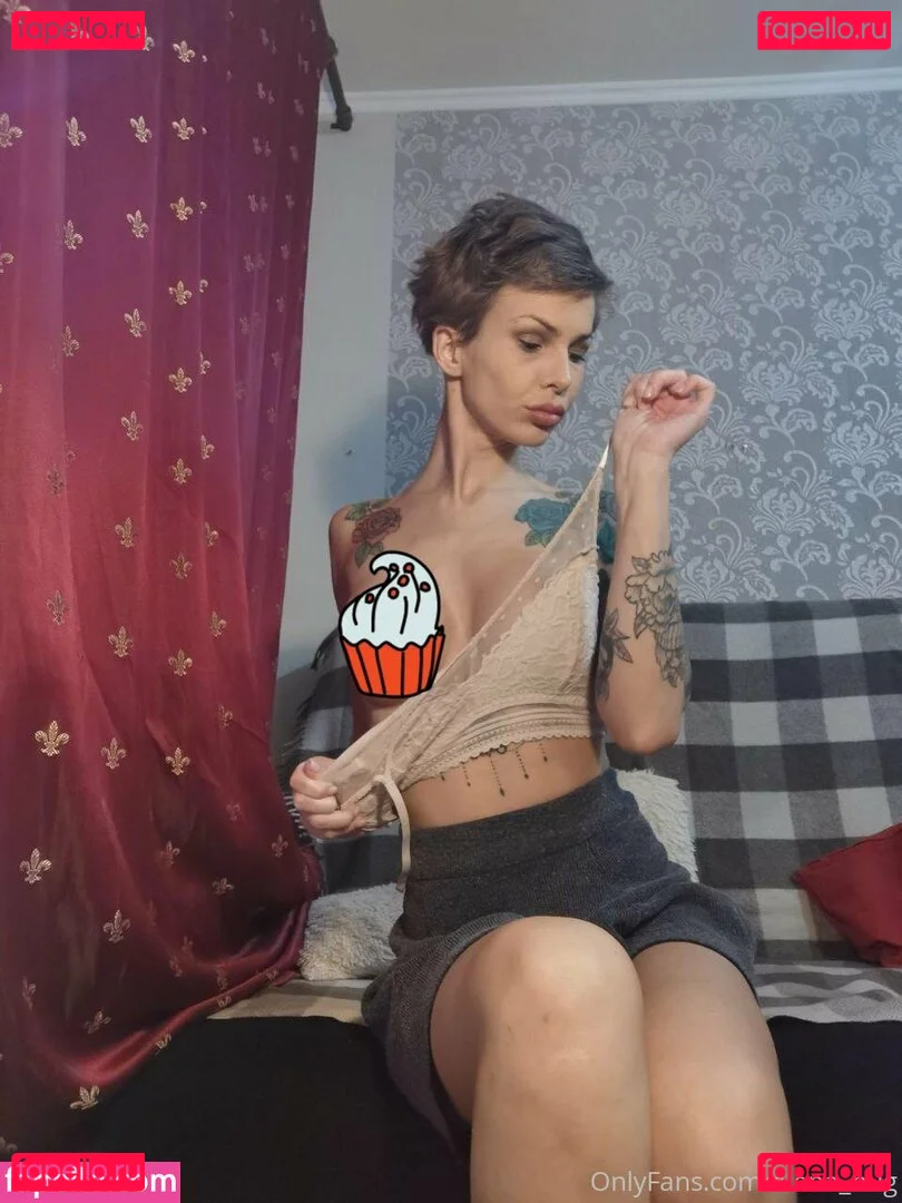 elenahug Onlyfans Photo Gallery 