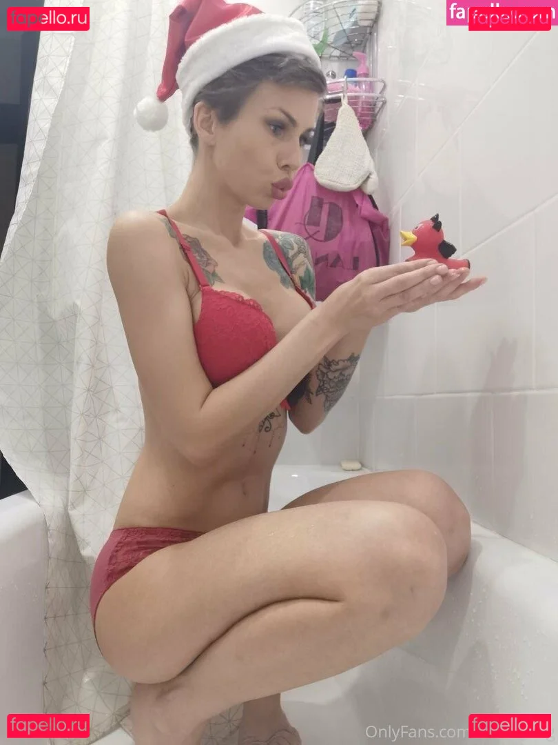 elenahug Onlyfans Photo Gallery 