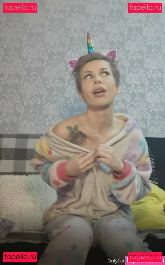 elenahug Onlyfans Photo Gallery 