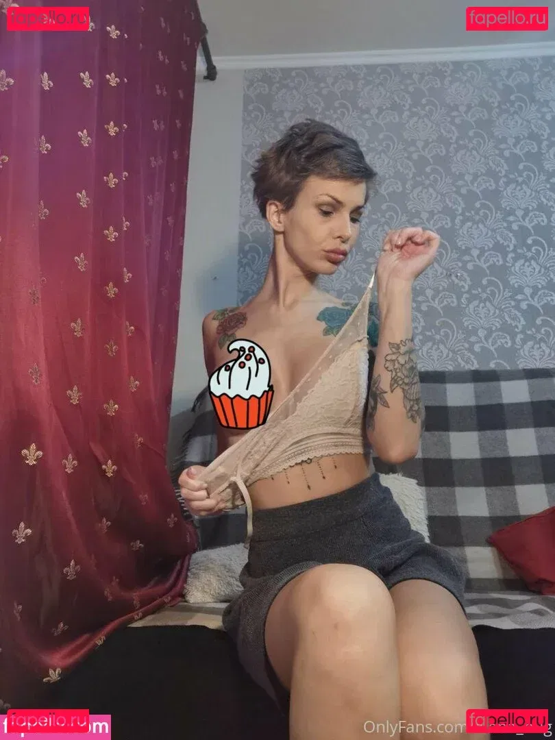 elenahug Onlyfans Photo Gallery 