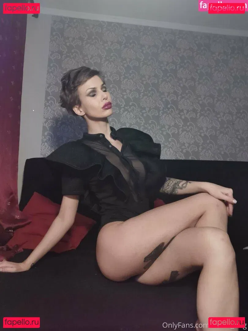 elenahug Onlyfans Photo Gallery 