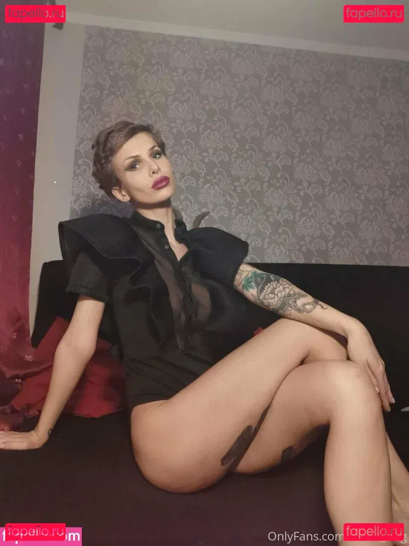 elenahug Onlyfans Photo Gallery 