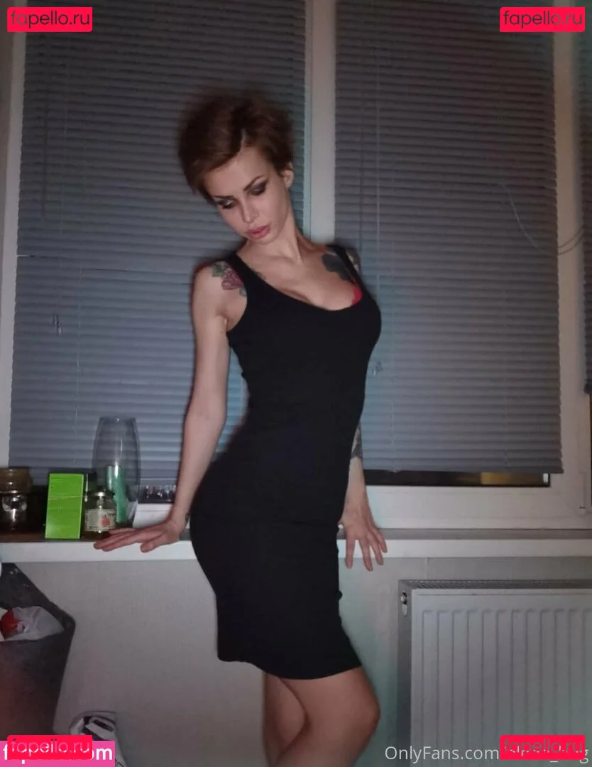 elenahug Onlyfans Photo Gallery 