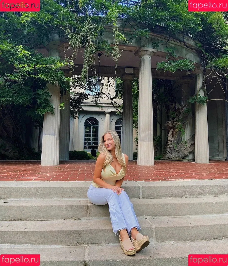 Taylor Z Onlyfans Photo Gallery 