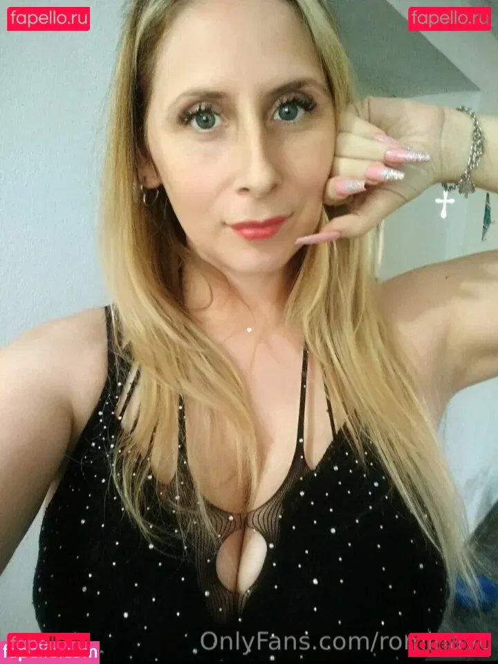 Rominavc Onlyfans Photo Gallery 