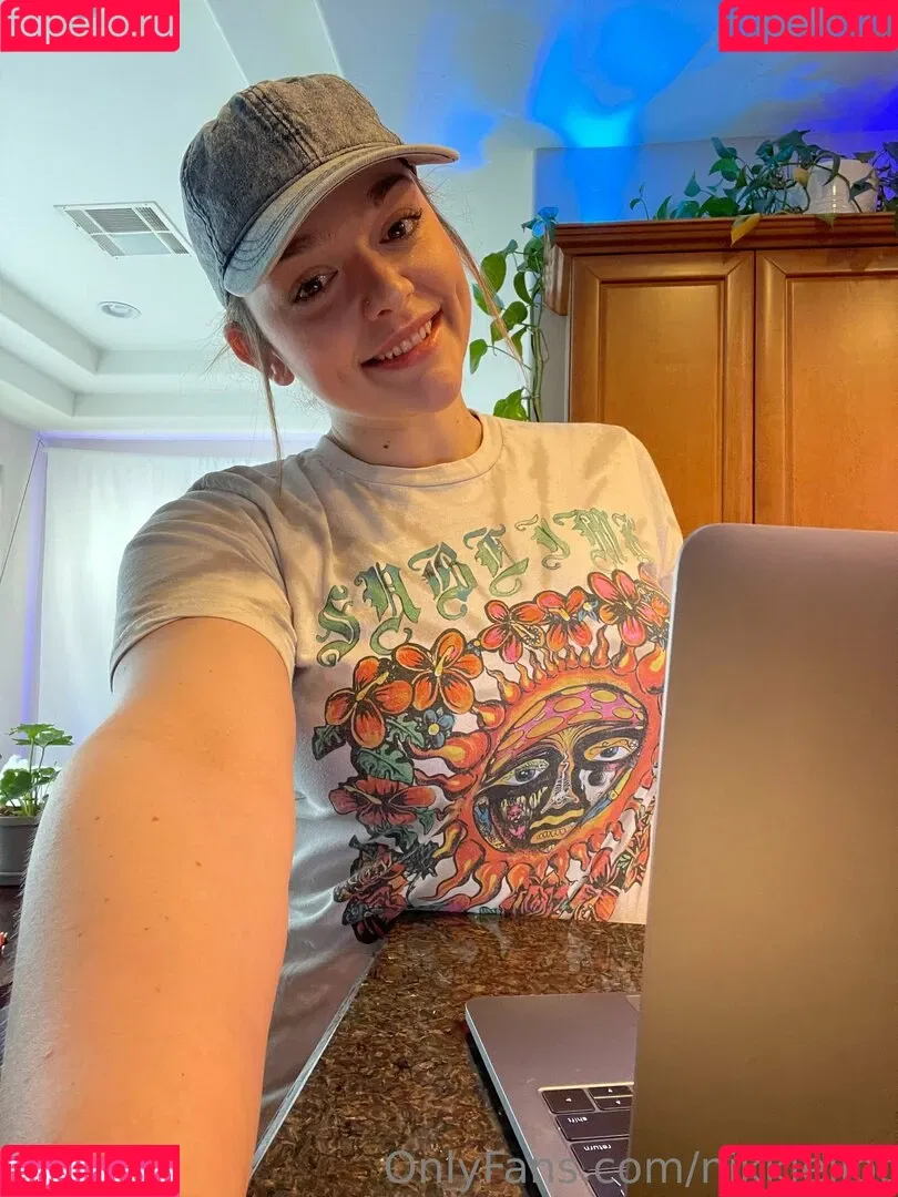 Nikki Eliot Onlyfans Photo Gallery 