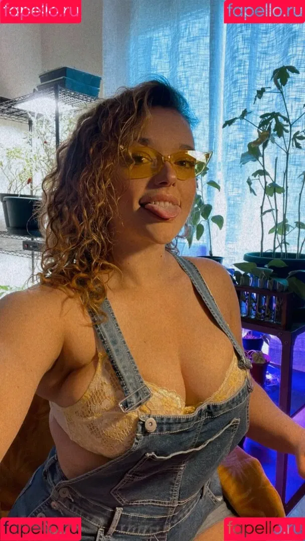 Nikki Eliot Onlyfans Photo Gallery 