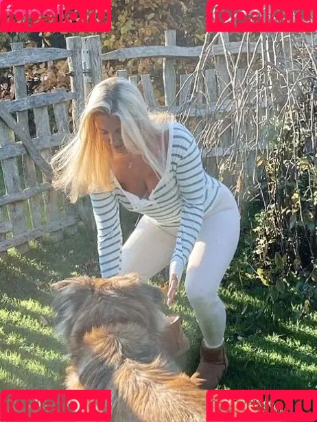 Hari Beavis Onlyfans Photo Gallery 