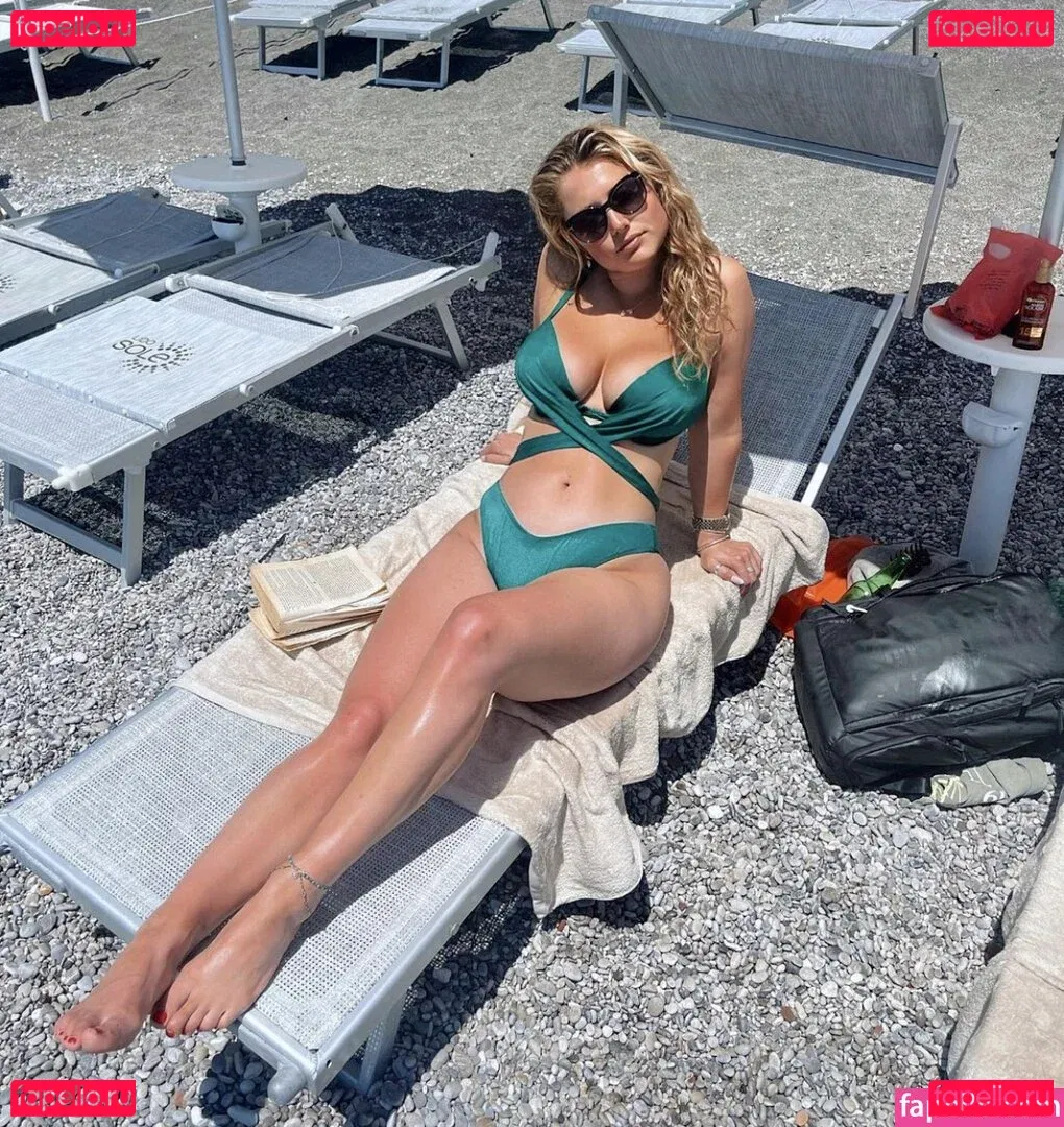 Hari Beavis Onlyfans Photo Gallery 