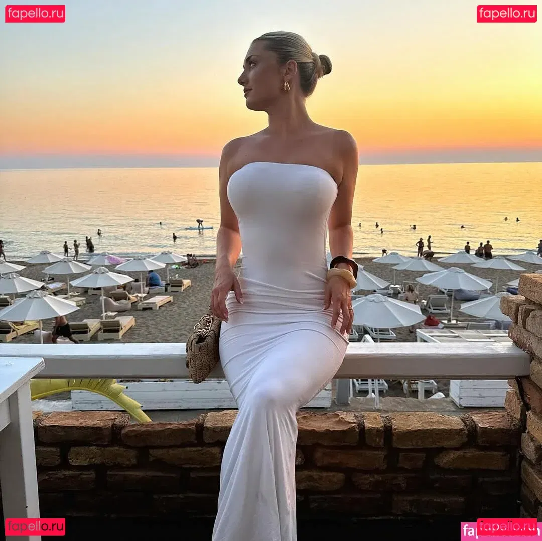 Hari Beavis Onlyfans Photo Gallery 