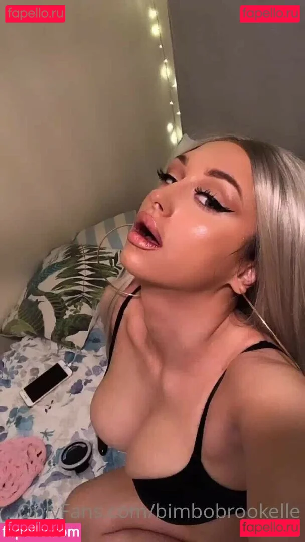 Bimbobrookelle Onlyfans Photo Gallery 