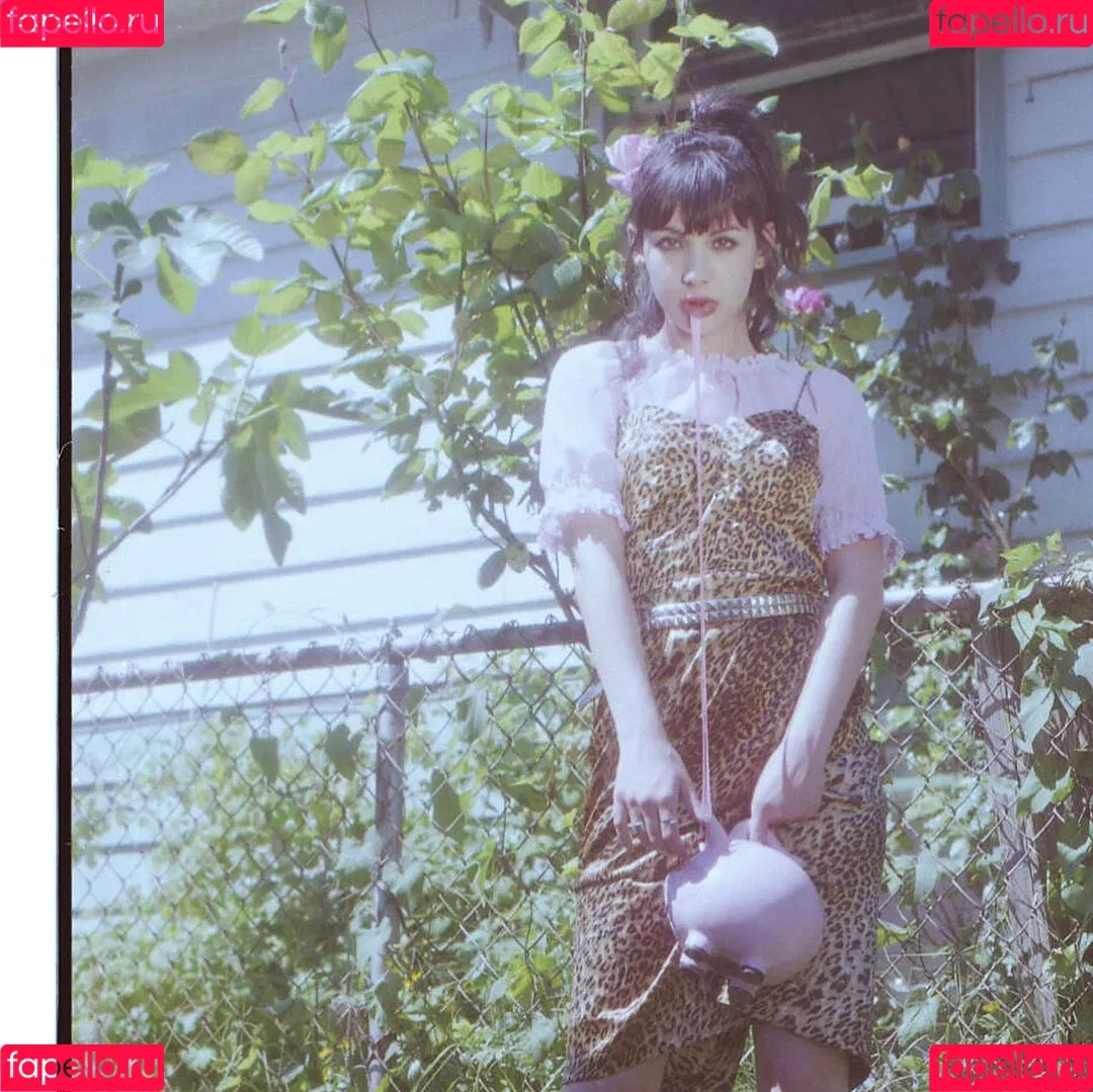 Hannah Marks Onlyfans Photo Gallery 